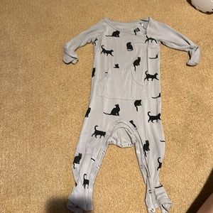 Kytebaby Black Cat Onesie Sz 18-24m
